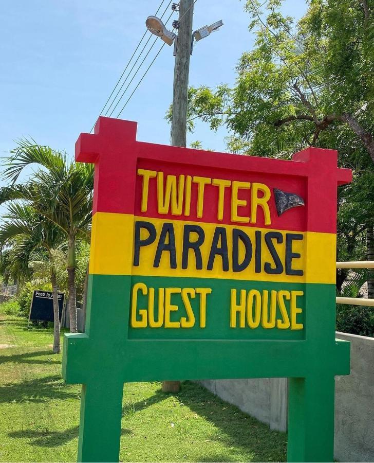 Twitter Paradise Ampeni Bagian luar foto